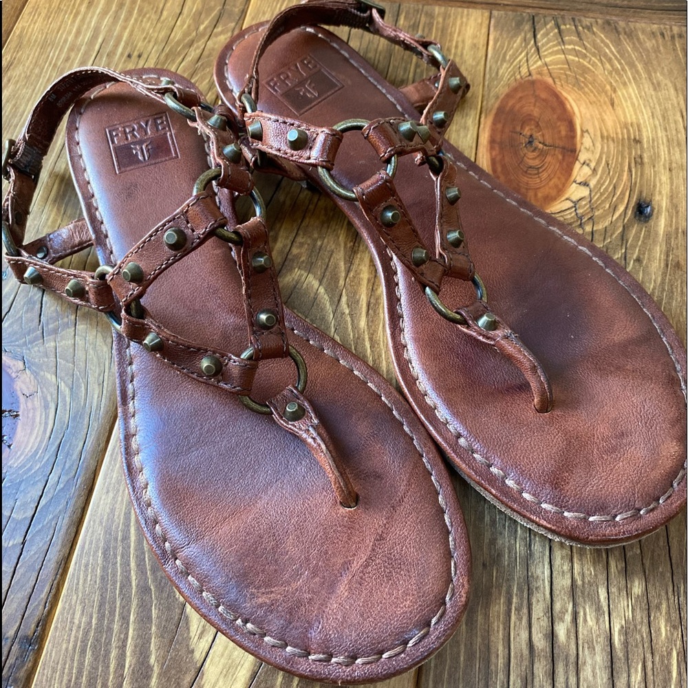 Frye Carson Ring Thong Sandal - 8M